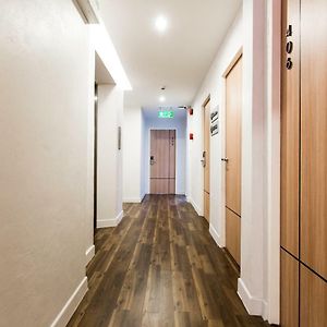Metro hotel